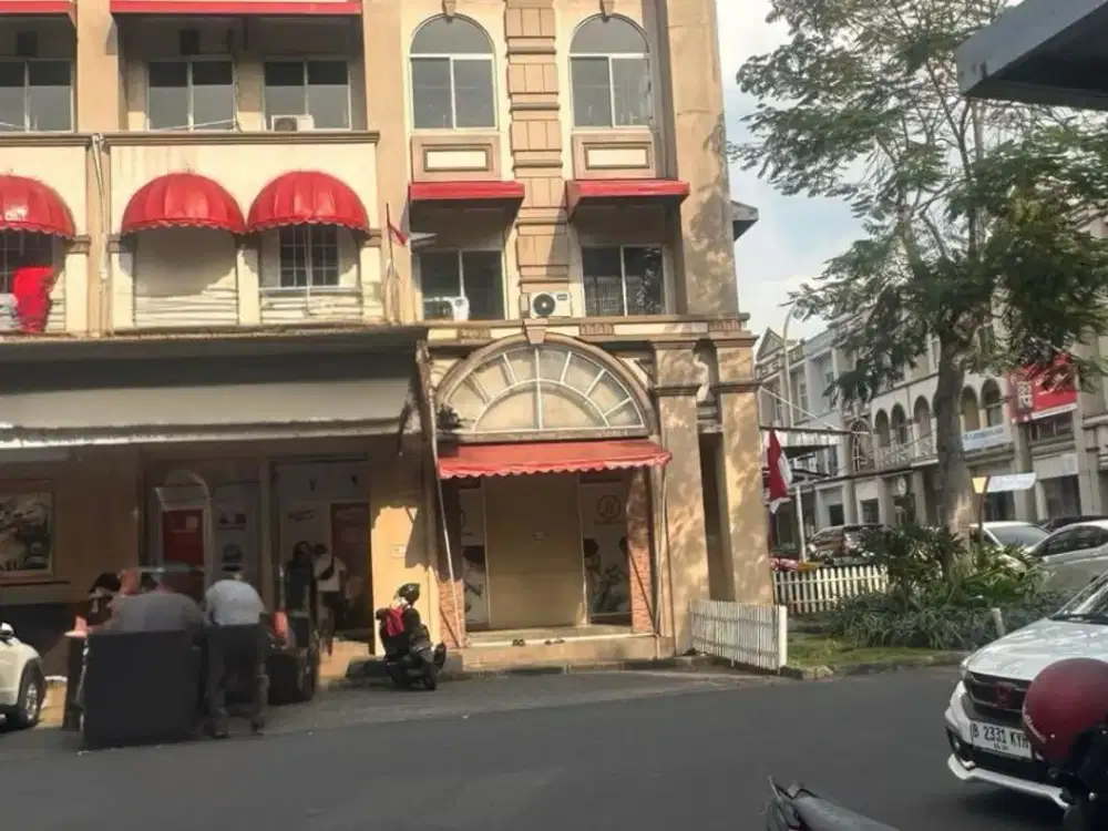 Ruko 3 lantai siap pakai strategis di Grand Galaxy Bekasi