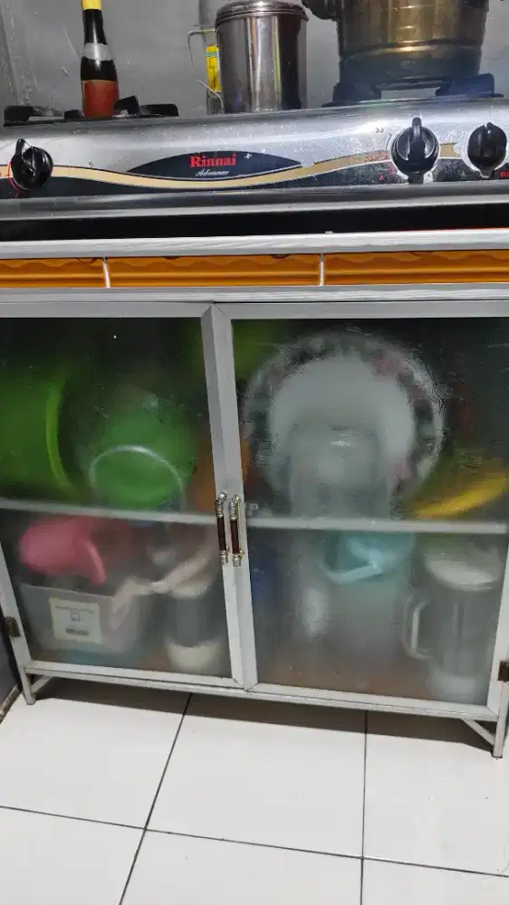 Kompor rinai dan meja kompor