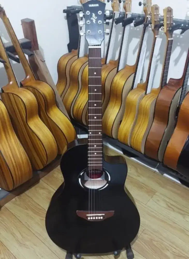 Guitar Accoustic Yamaha