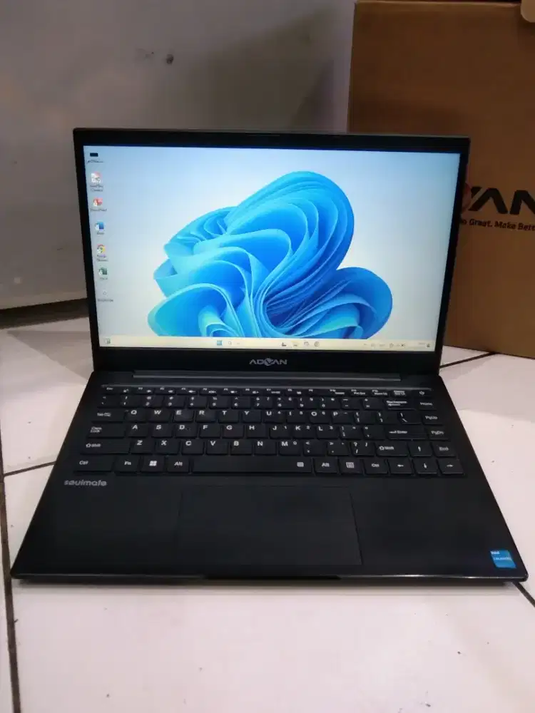 Laptop Advan Bari Like New/gransi panjang