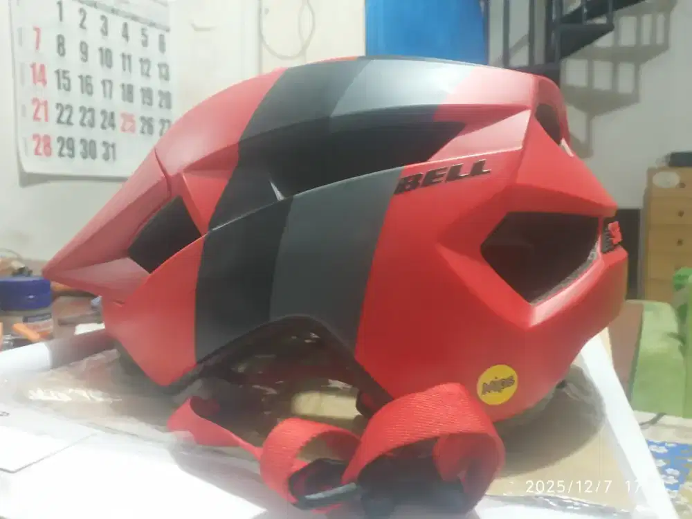 helm sepeda bell spark MIPS