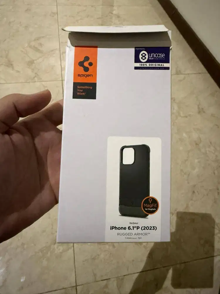 Case  iPhone 15 Pro Spigen Rugged Armor MagSafe Carbon Casing - Matte