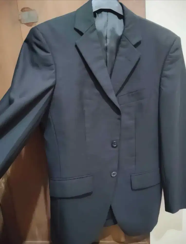 Jas hitam slim fit dan navy