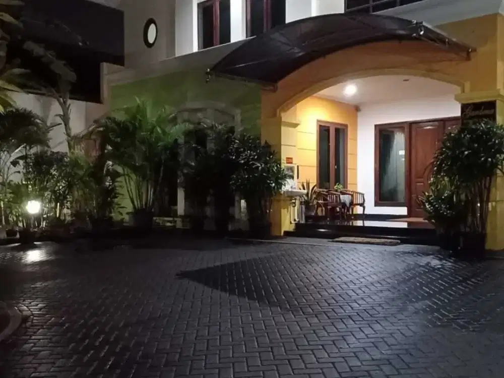 Dijual Rumah Usaha Kost/Homestay 23 Kamar Luas Mewah Raya Kertajaya Surabaya