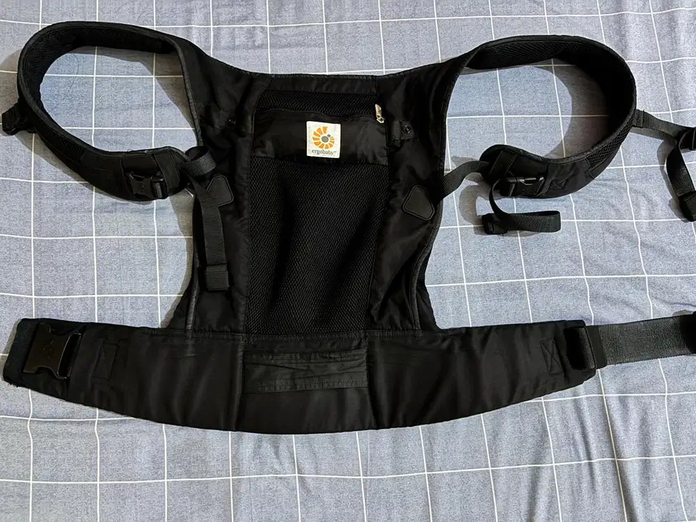 Gendongan Ergobaby Performance Ventus Black