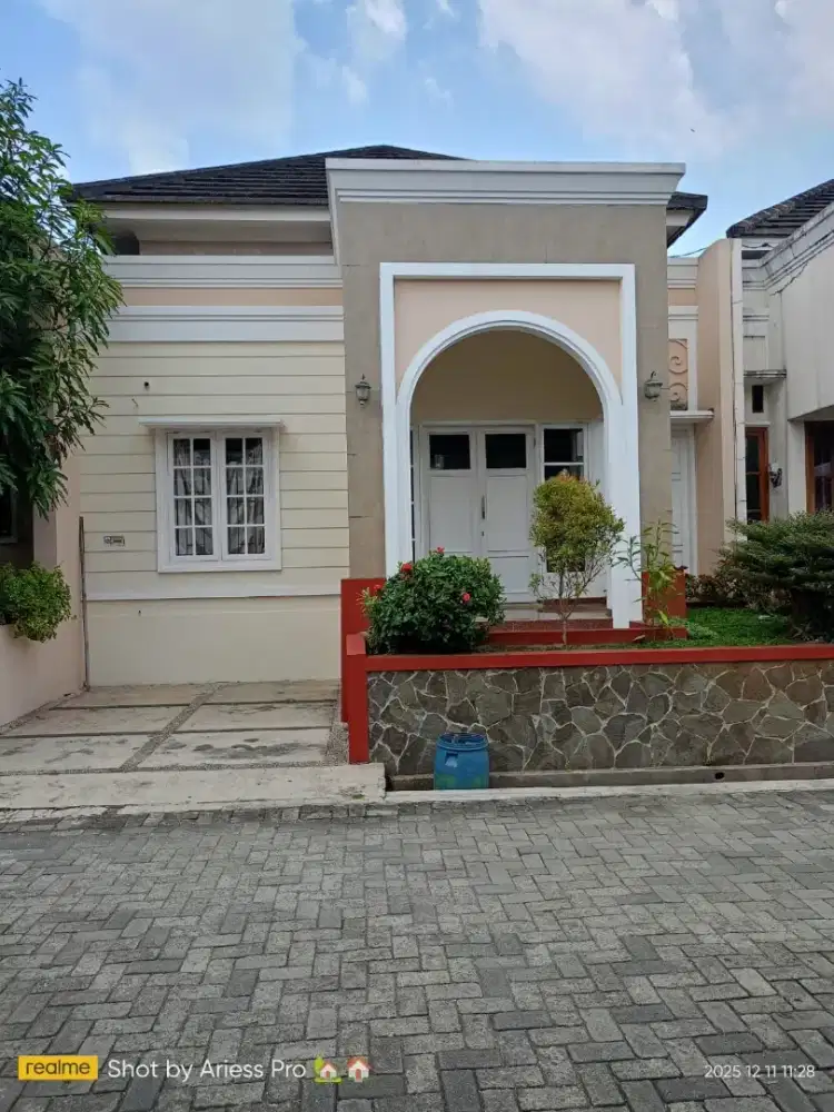Rumah Elite Dekat GOR Satria Dan Kampus