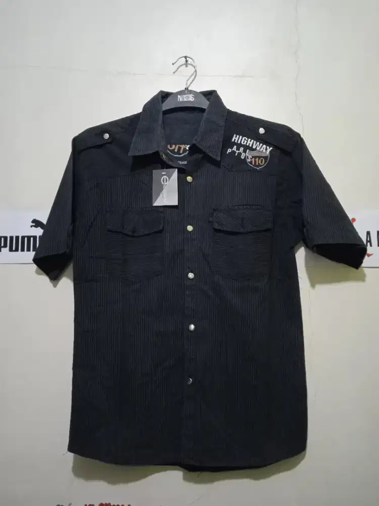 Kemeja Motif Garis Pria (Salur) — Rapi & Nyaman