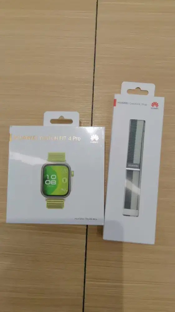Di jual Huawei watch fit 4 pro like New. Warna favorit Green