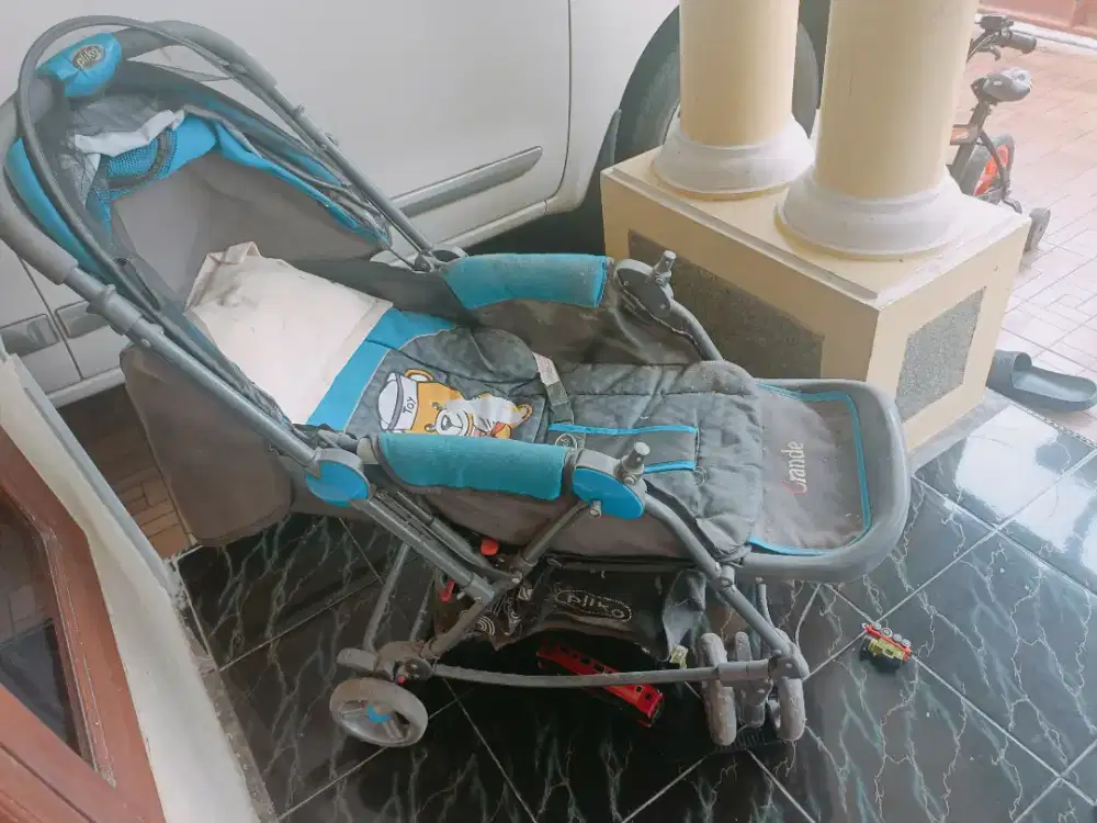 Stroller bayi bekas