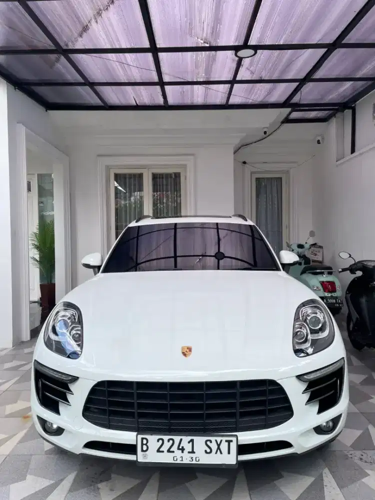 PORSCHE 2.0 AT MACAN TAHUN 2015
