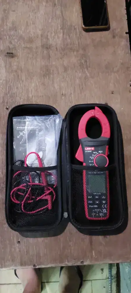 UNI-T UT205E Analog Digital clamp Meter Current Clamps 1000A 1000V