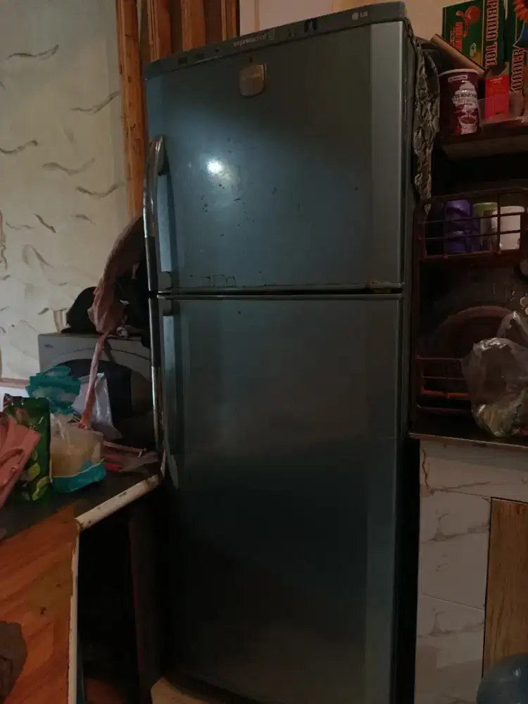 Di jual kulkas LG 2 pintu