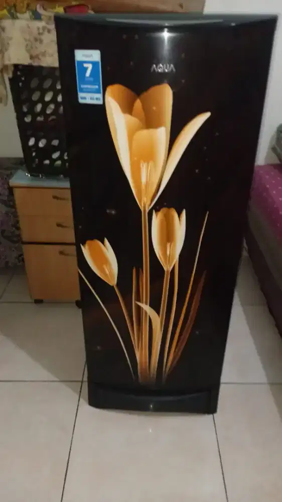 Kulkas satu pintu merk Aqua