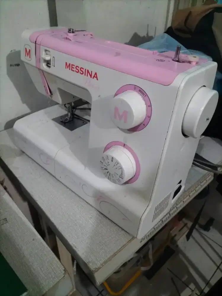 Dijual mesin jahit portable messina