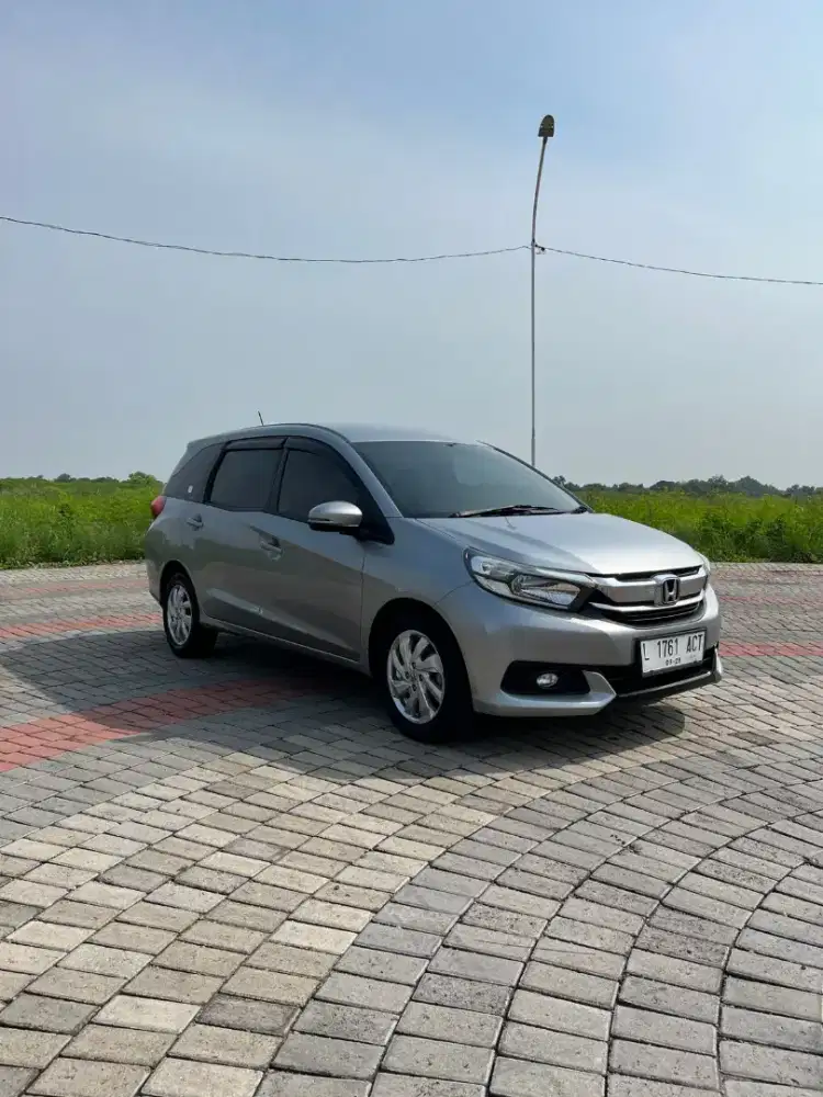 Mobilio Facelift E MT