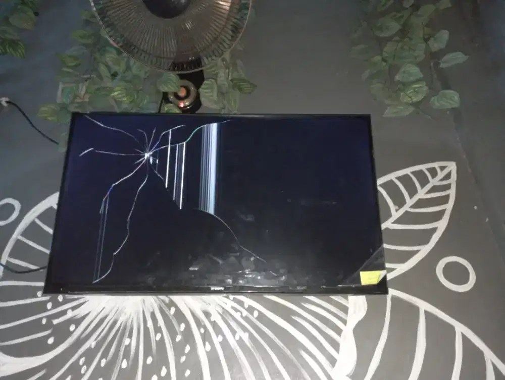 tv android 32 inc minus layar tp gapecah kacany cm dlammya