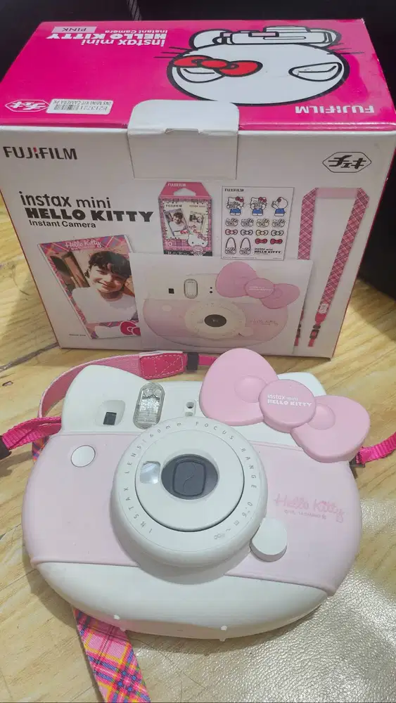Kamera polaroid hello kitty instax mini