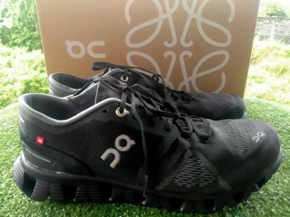 On Cloud Full Black sz 42