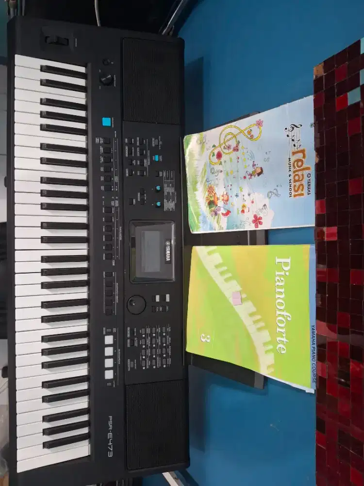 YAMAHA KEYBOARD PSR E473