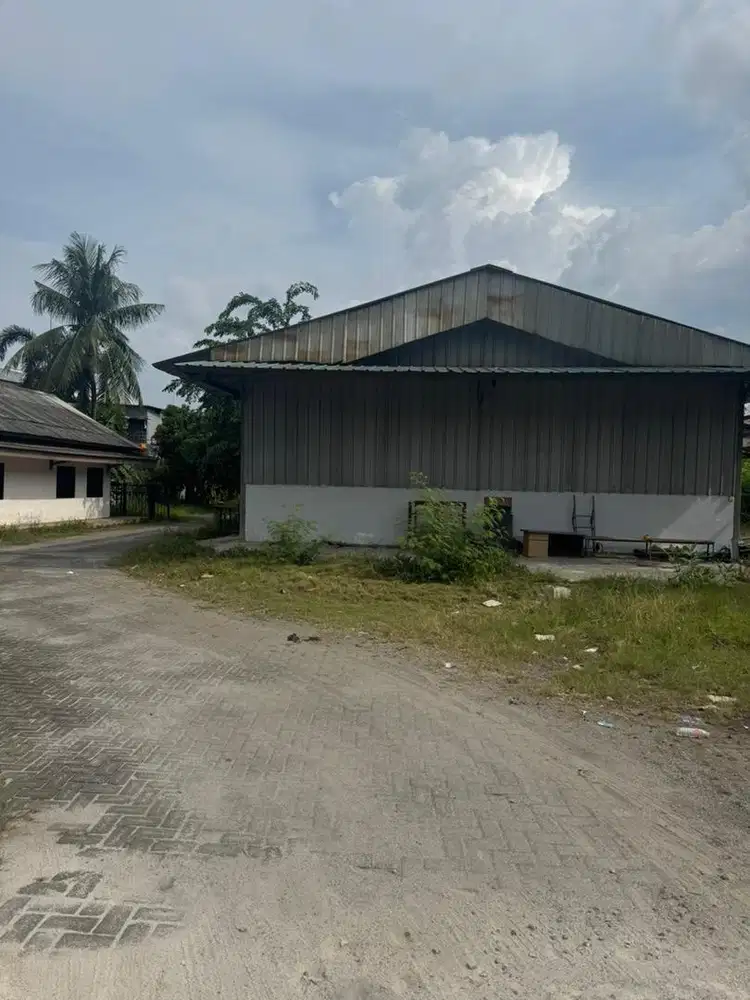 Tanah serta Gudang di Tegal Alur