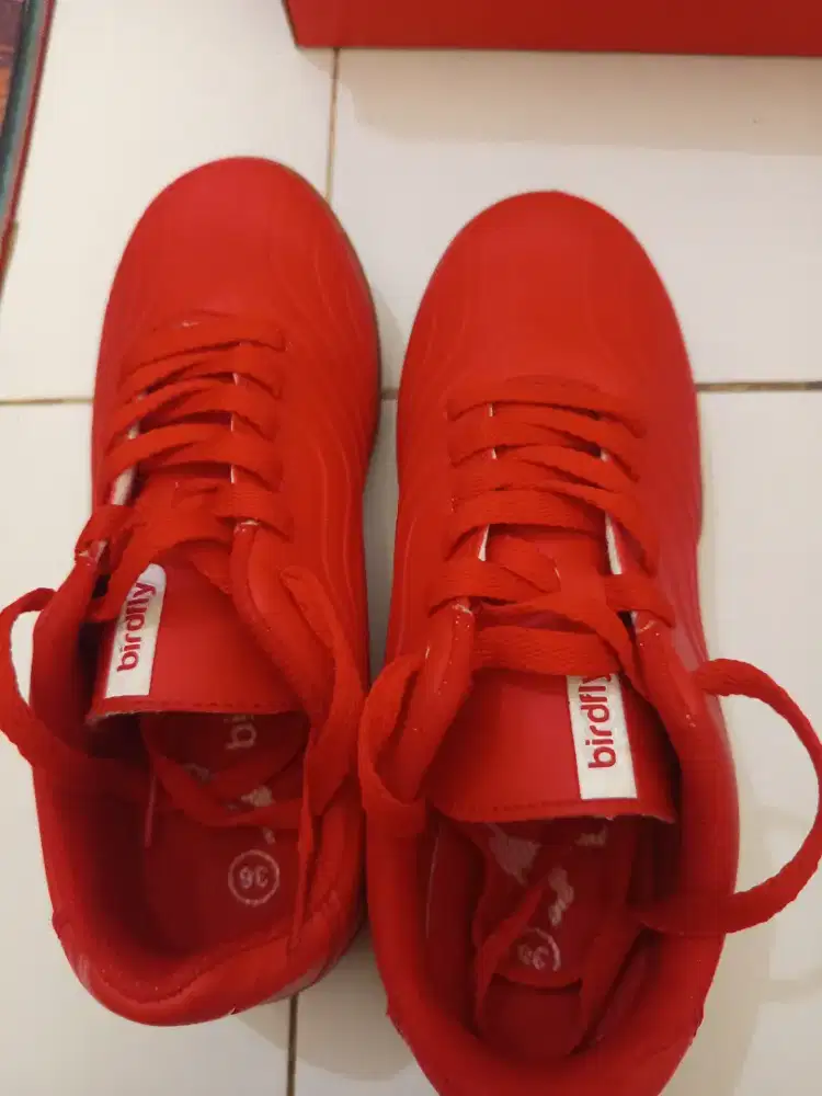 Sepatu futsal anak