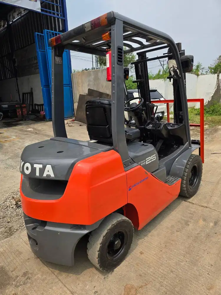 Forklift Toyota 2,5 Ton,Manual,Tiang 3 Meter,1DZ-II,8FD25,Tahun 2019