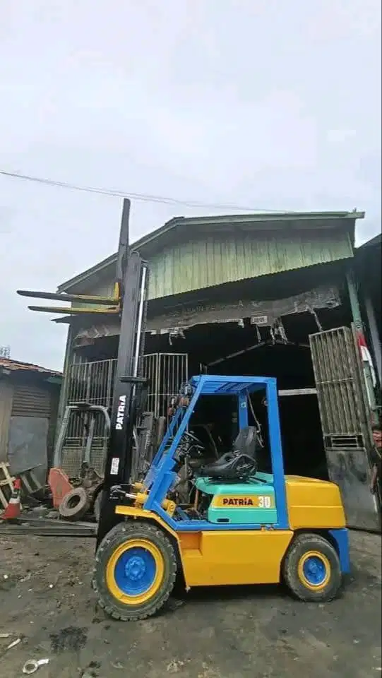 Forklift Patria 2,5 Ton,Matic,3 Meter,Isuzu C240,FD30-11,Tahun 1999