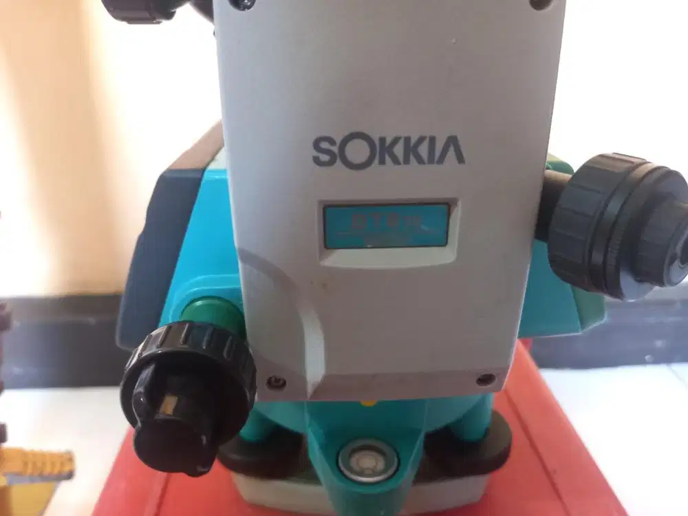 Theodolite SOKKIA DT 610