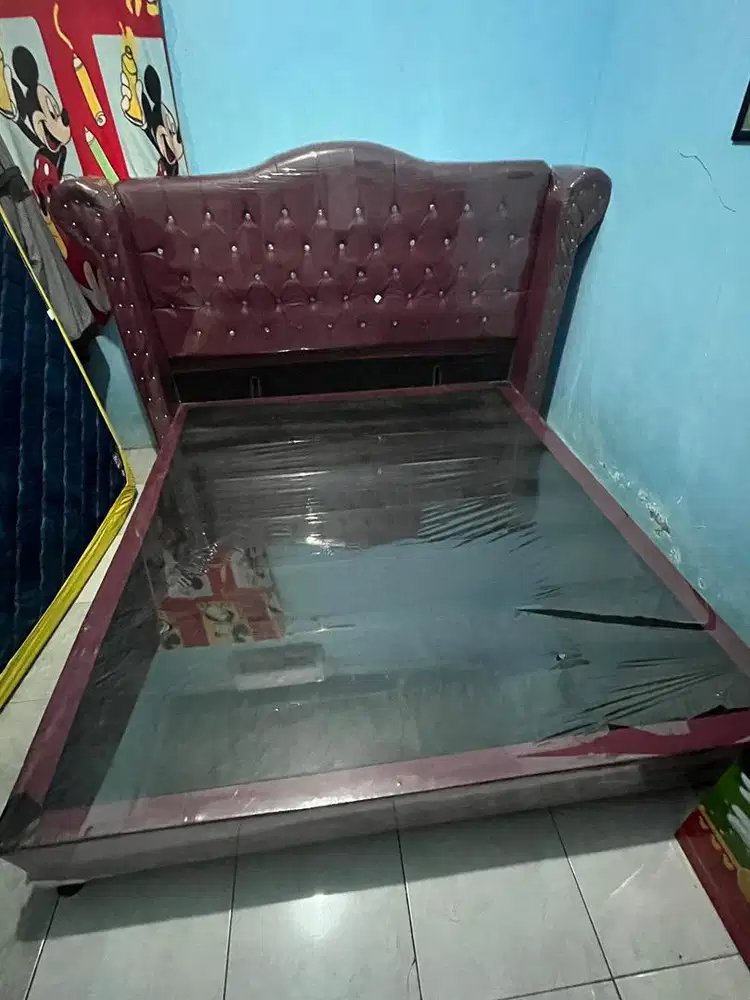 Dipan kasur masih bagus