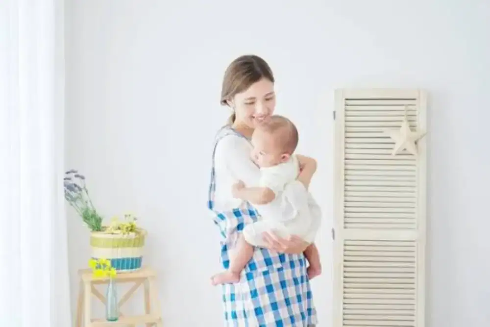 DIBUTUHKAN ART MOMONG BAYI 4 BULAN