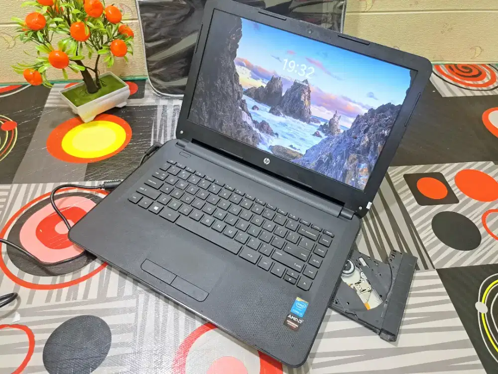 Core i5 ssd 128 gb ram 4 ngebutt anti lemot laptop hp 14