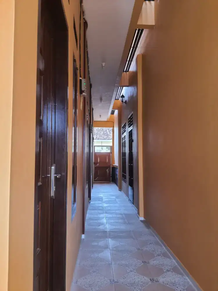 disewakan kos putri kamar mandi dalam bangunan baru