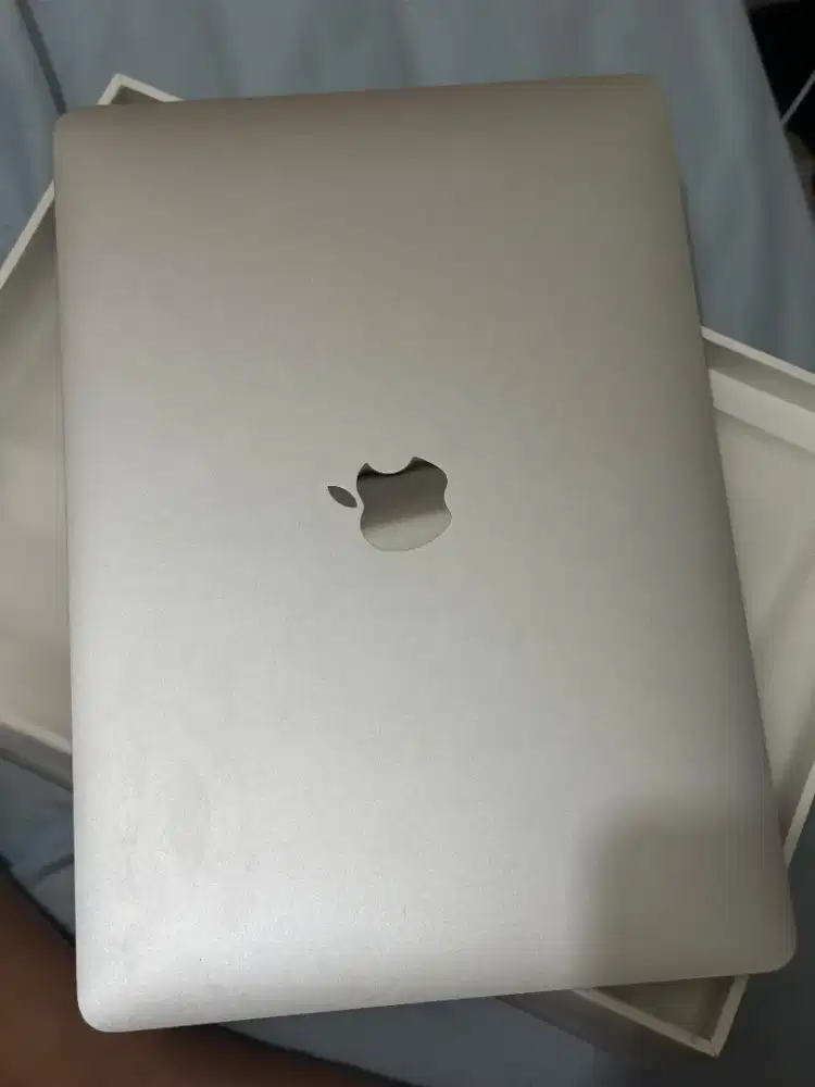 Apple Macbook Air M1 8/256 iBix Resmi Indonesia Fullset original