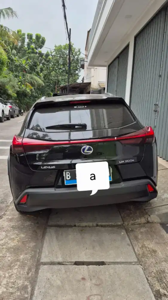Lexus ux300e listrik 2022
