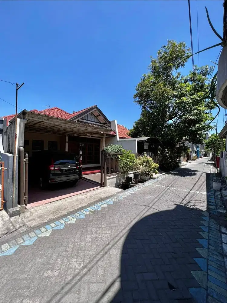 Rumah strategis 2 menit dari jalan raya mastrip