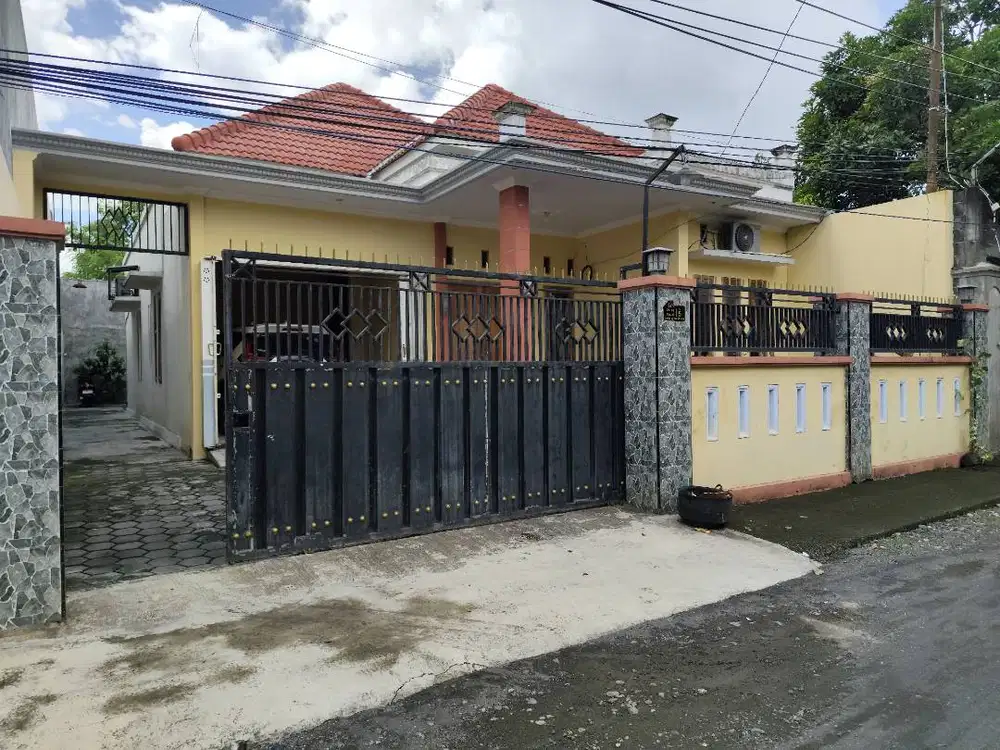 DIJUAL Rumah Siap Huni Lokasi Strategis GOR Lumajang