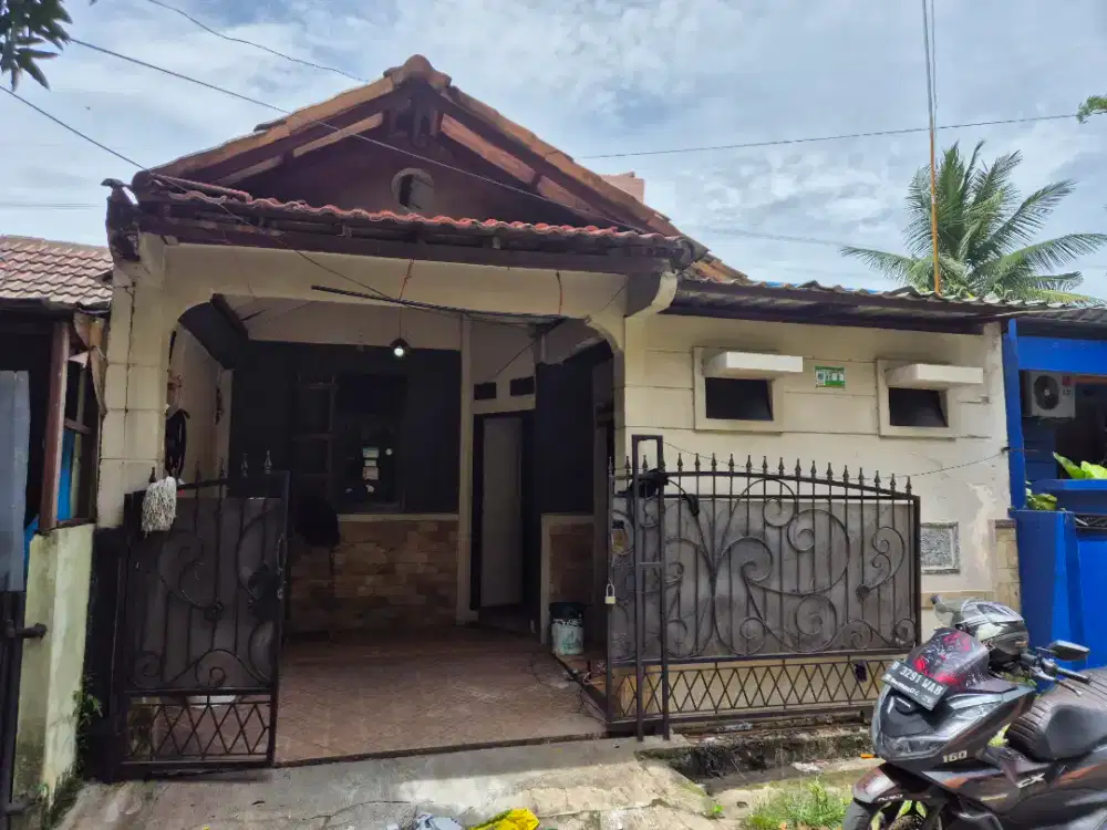 Disewakan rumah di puri pamulang blok d2 no.8 bulanan.6 bln.tahunan