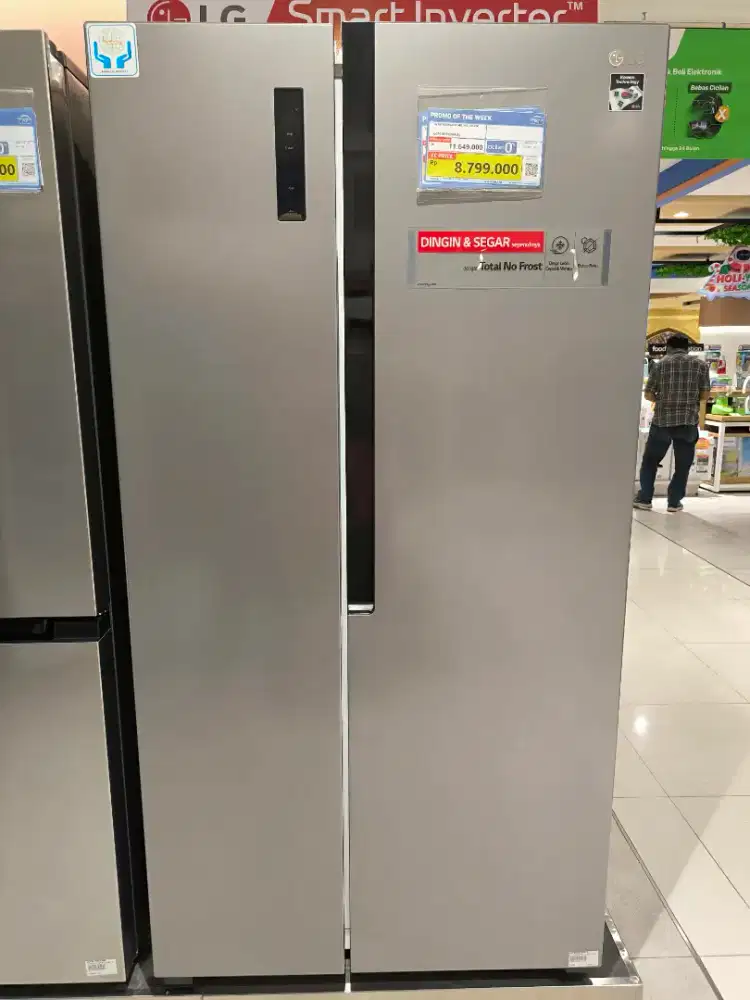 Lemari es LG refrigerator side by side