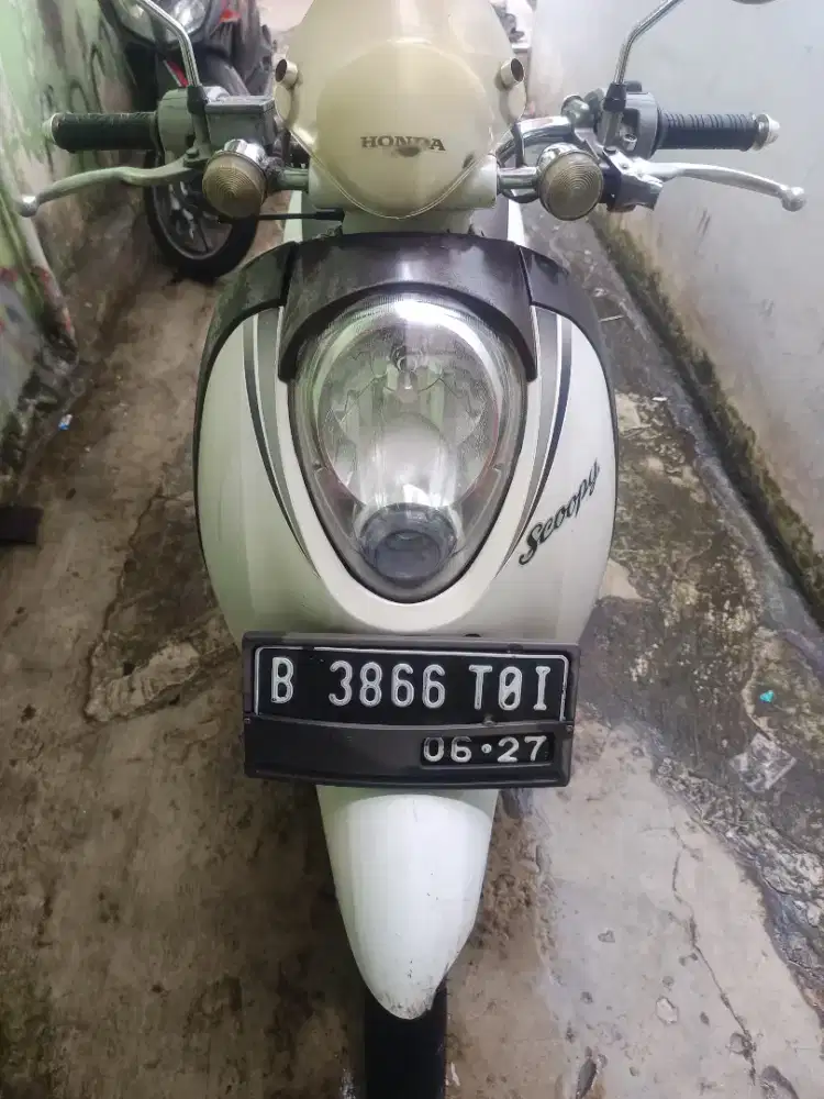 Dijual honda scoopy tahun 2012 B DKI jakarta selatan