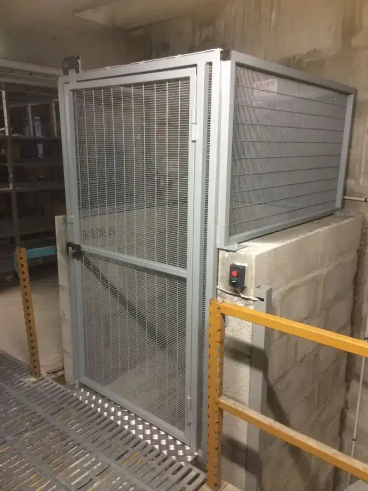 Jual Lift Barang Custom – Aman, Tahan Lama & Bergaransi