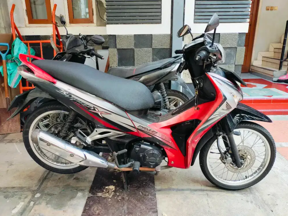 Suprax helm in dijual