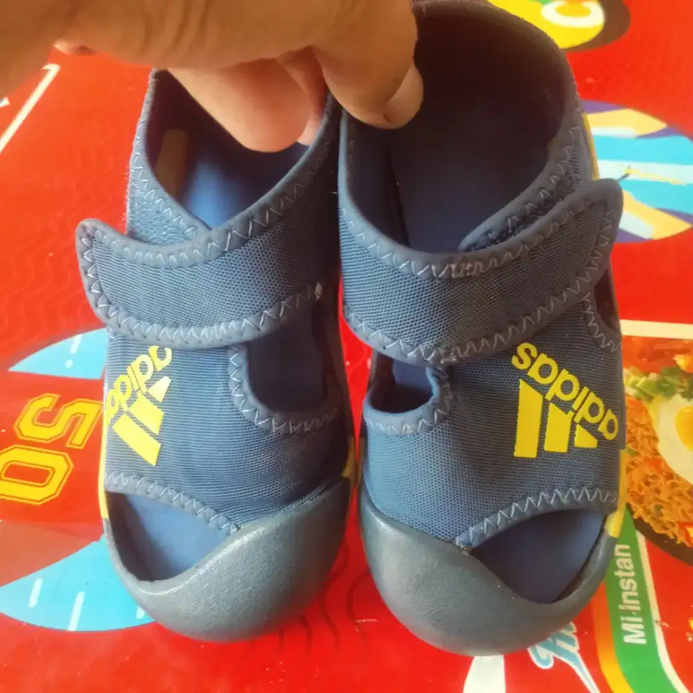 Sepatu Sandal Adidas Kids Uk. 25½ (Insole 15 cm)