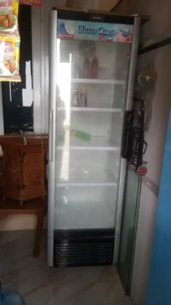 DIJUAL SHOW CASE MASIH BAGUS BANGET