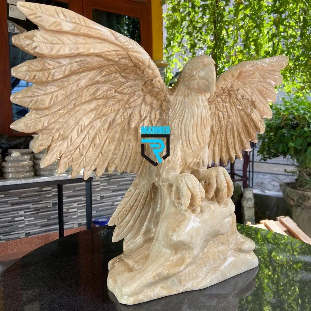 Patung rajawali batu onix finishing glossy mengkilap