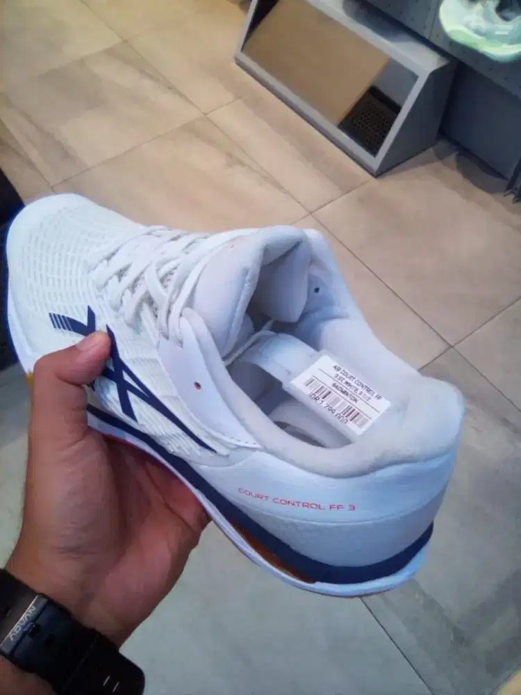 SEPATU BADMINTON COURT CONTROL MERK ASICS ORIGINAL , SIZE EUR 40,5