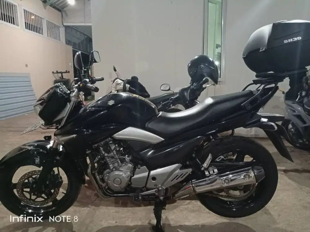 Suzuki Inazuma GW250 Hitam 2013