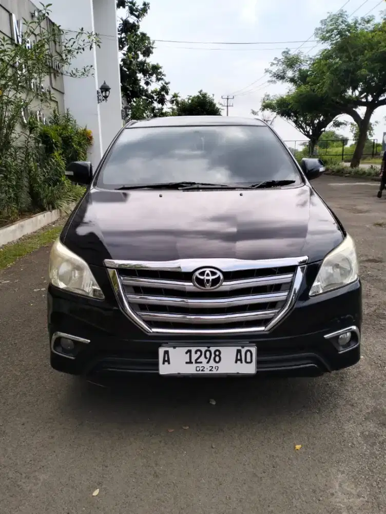 Dijual mobil inova 2014 AT mobil aman mulus no minus ss lengkap