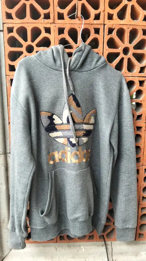 Hoddy    adidas