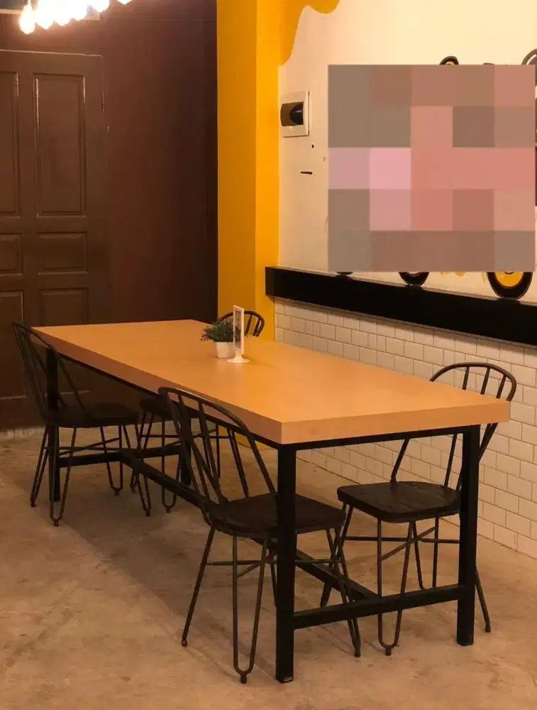 Meja Kayu ( Bekas Cafe)