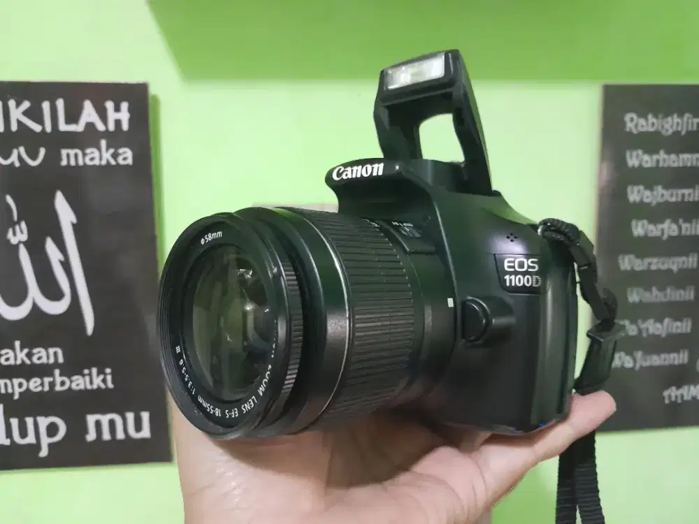 Kamera dslr Canon 1100D